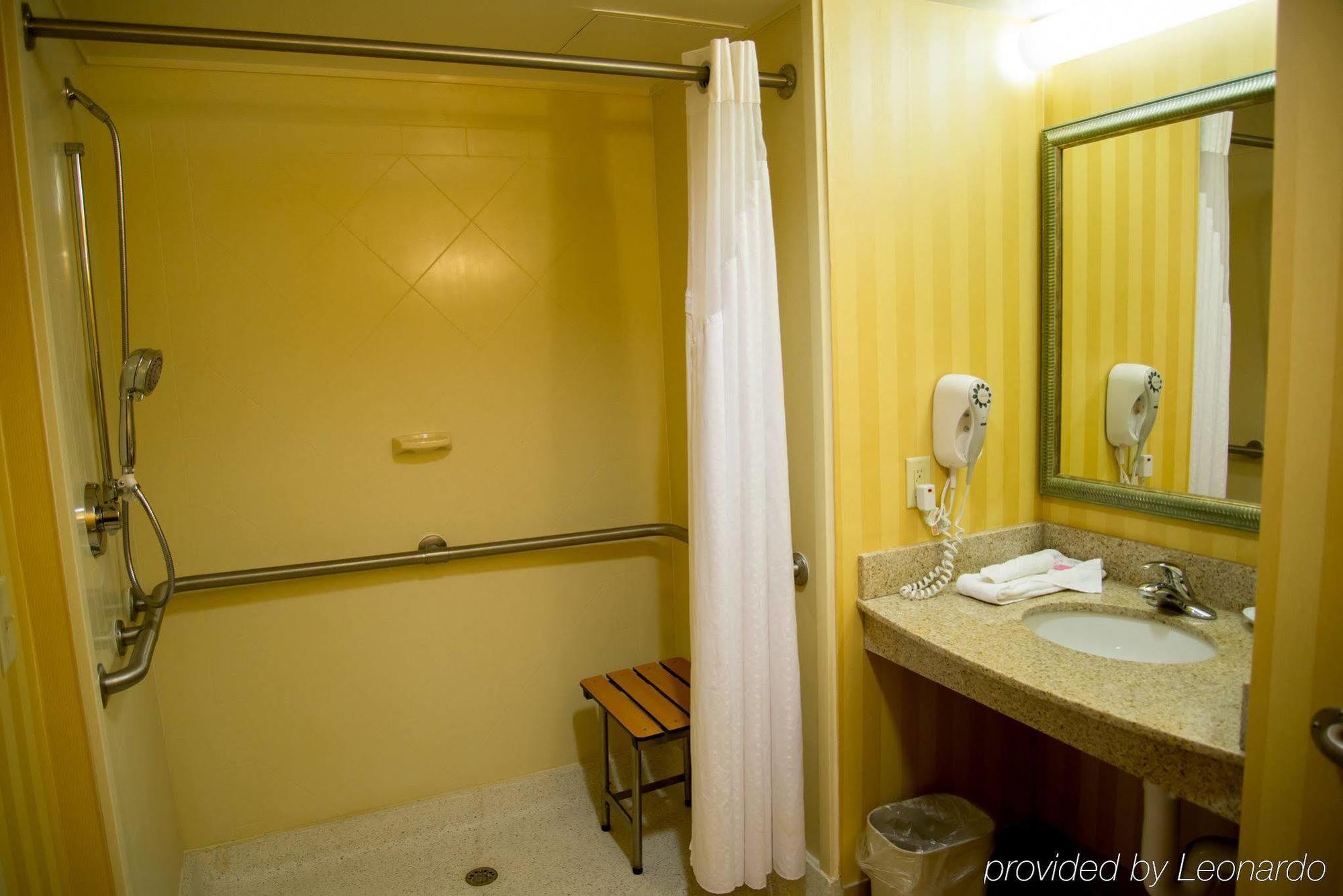 Holiday Inn Rocky Mount I-95 @ Us 64 By Ihg Екстер'єр фото
